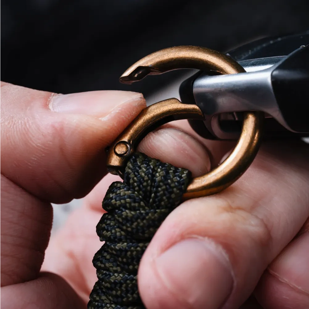 Messing-Paracord-Geflochtene Schlüsselanhänger-Details 06