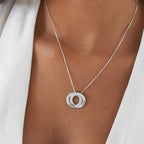 Interlocking circle necklace detail 3