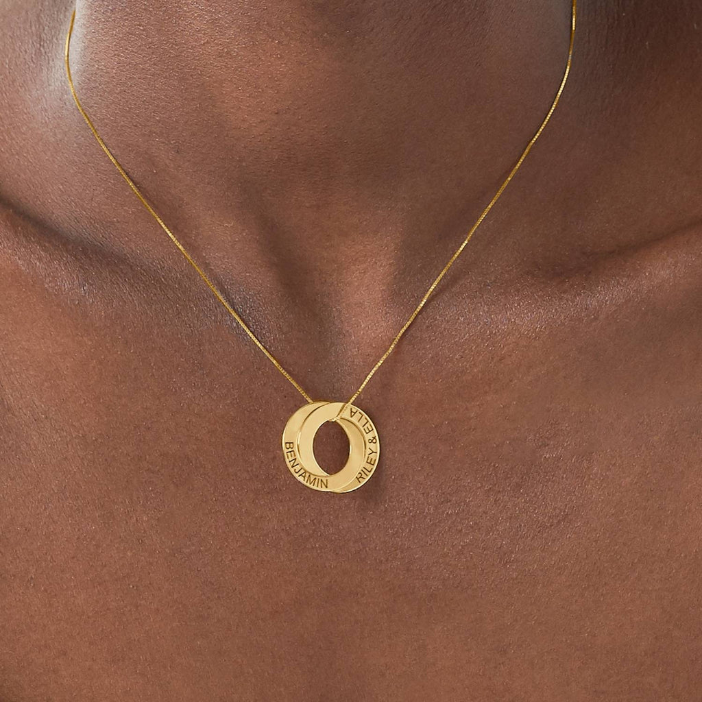 Interlocking circle necklace detail 4