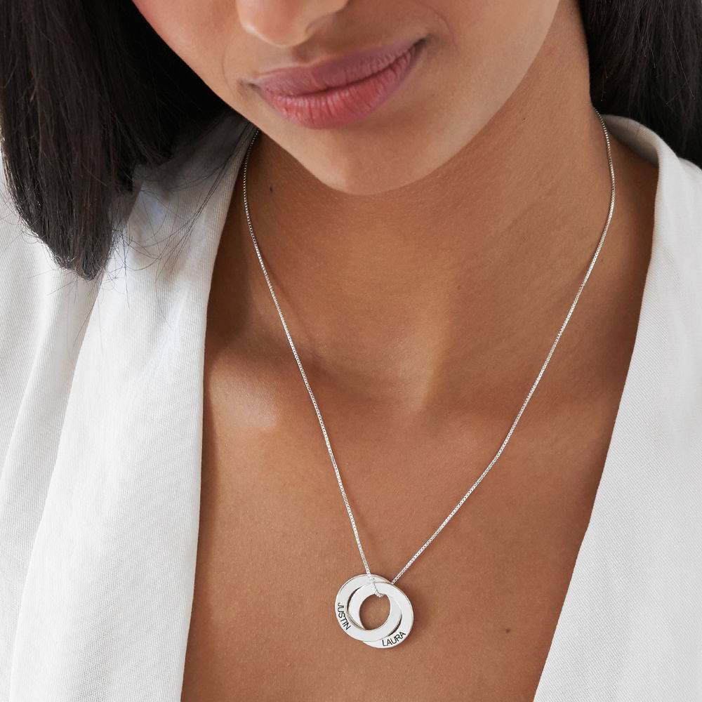 Interlocking circle necklace detail 8