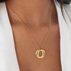Interlocking circle necklace detail 11
