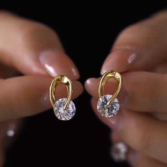 Minimalist zircon stud earrings detail