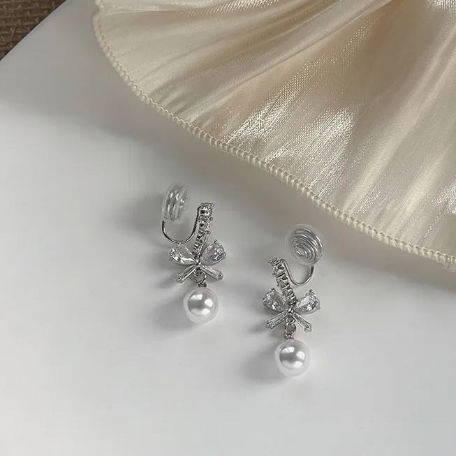 Shiny Bow Pearl Earrings