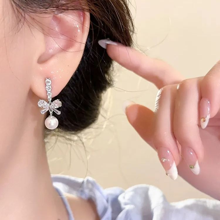 Shiny Bow Pearl Earrings