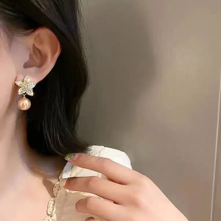 Sparkling Pearl Flower Earrings