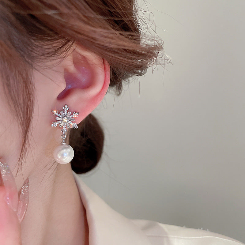 Zircon Snowflake Pearl Earrings