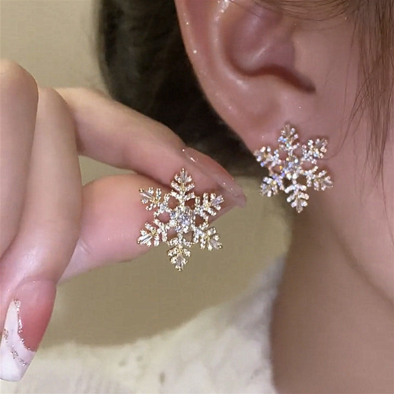 Zircon Snowflake Pearl Earrings