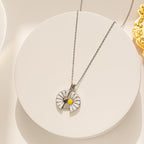 Openable Daisy Necklace