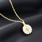 Openable Daisy Necklace