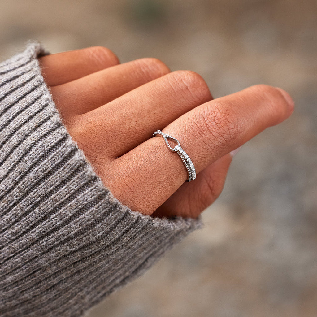 Mother Daughter Mobius Bond Knot Double Band Ring